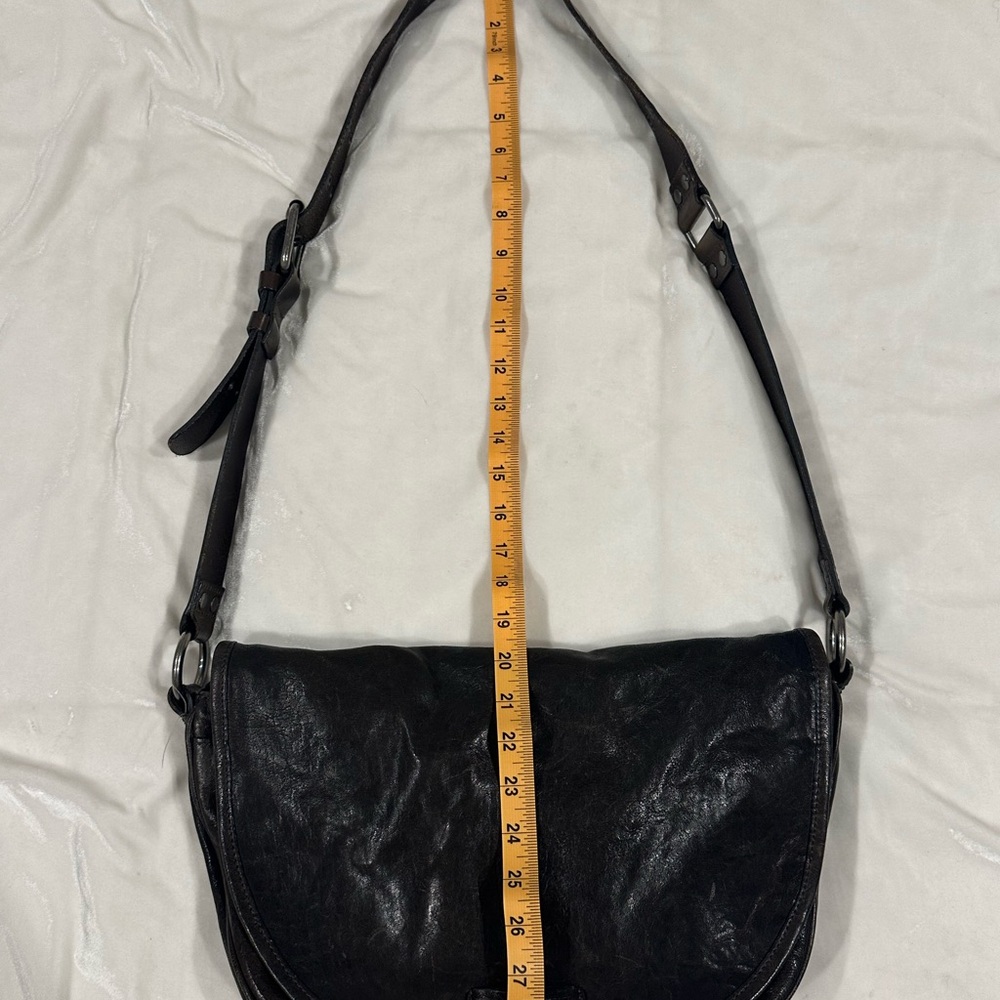 THE FRYE COMPANY Distressed Leather Crossbody Messenger - Picture 8 of 9